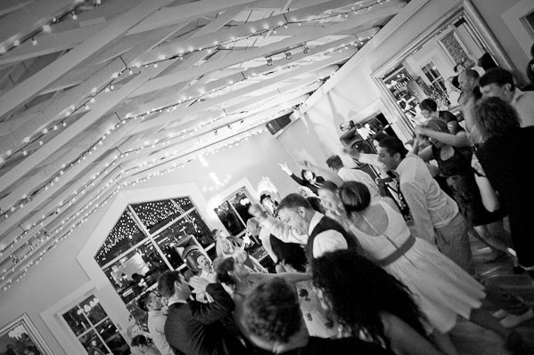 Gallery Image 2: Dancing the night away